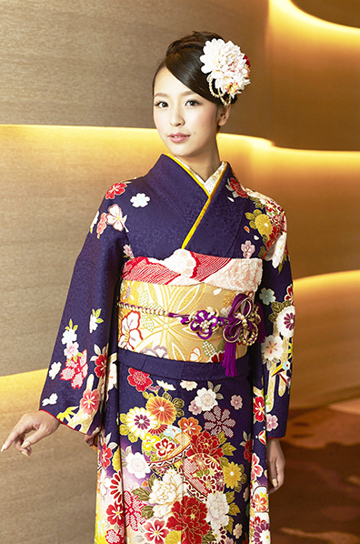 紺紫×イエローグリーン地に毬花柄振袖 | MK振袖スタイル | 振袖購入