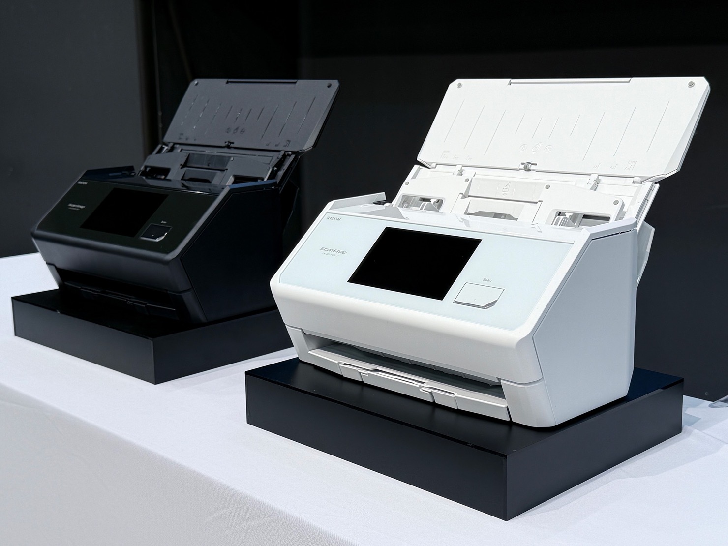 PFU、次世代スキャナー「ScanSnap iX2500」発表、AI時代の学習を担う