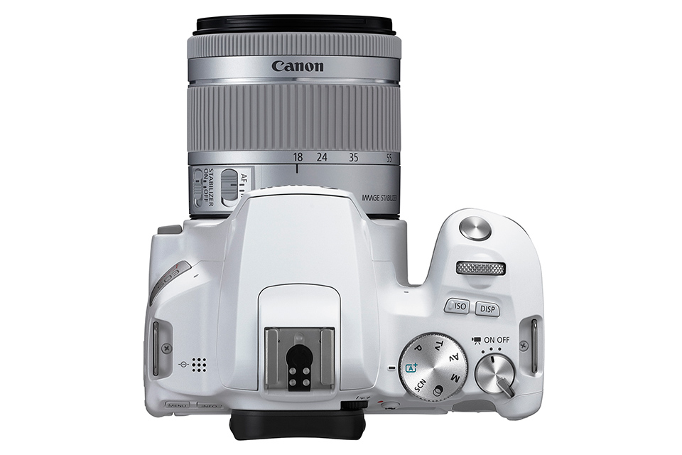 一眼レフだけど軽い！瞳AFを搭載した小型ボディの「キヤノン EOS Kiss