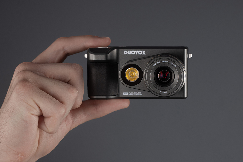 暗い場所でも明るく鮮やかに撮れるナイトビジョンカメラ「Duovox Mate