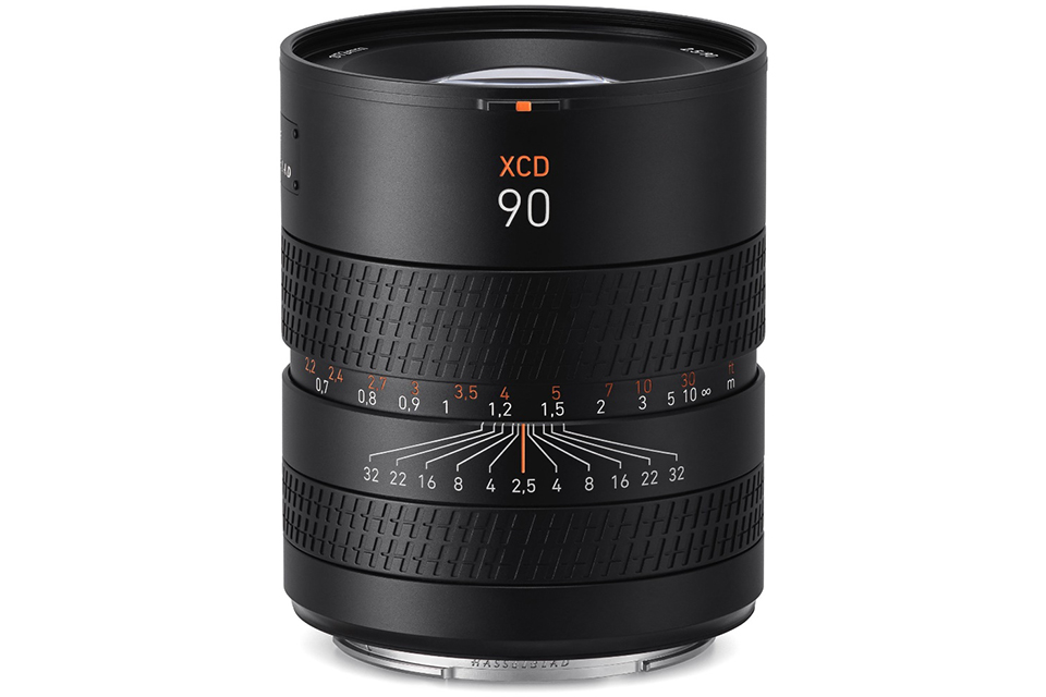 柔らかなボケが魅力、ポートレートに最適な中望遠レンズ