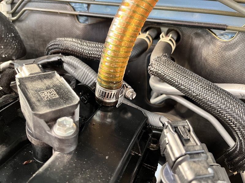 ジムニーJB64 ハイブリッジファーストのオイルキャッチタンク装着