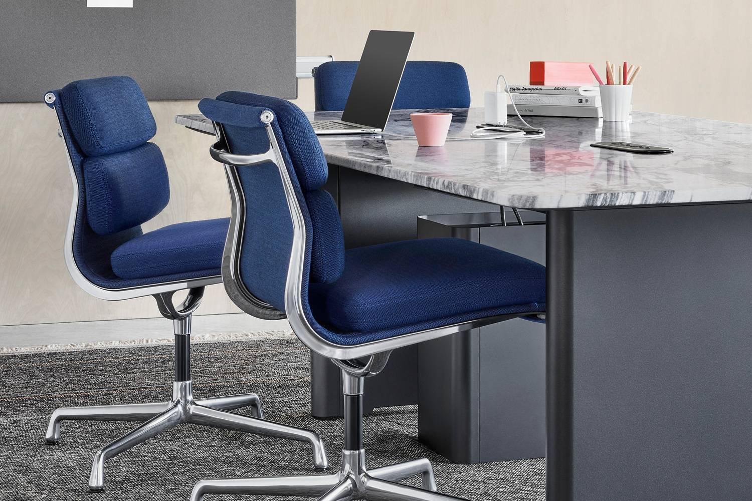 イームズ ソフトパッド サイドチェアの通販 | 家具・インテリア通販