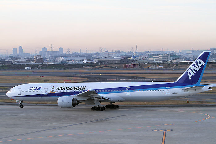 ガンダムジェット ANA（全日空） B777-300 JA755A