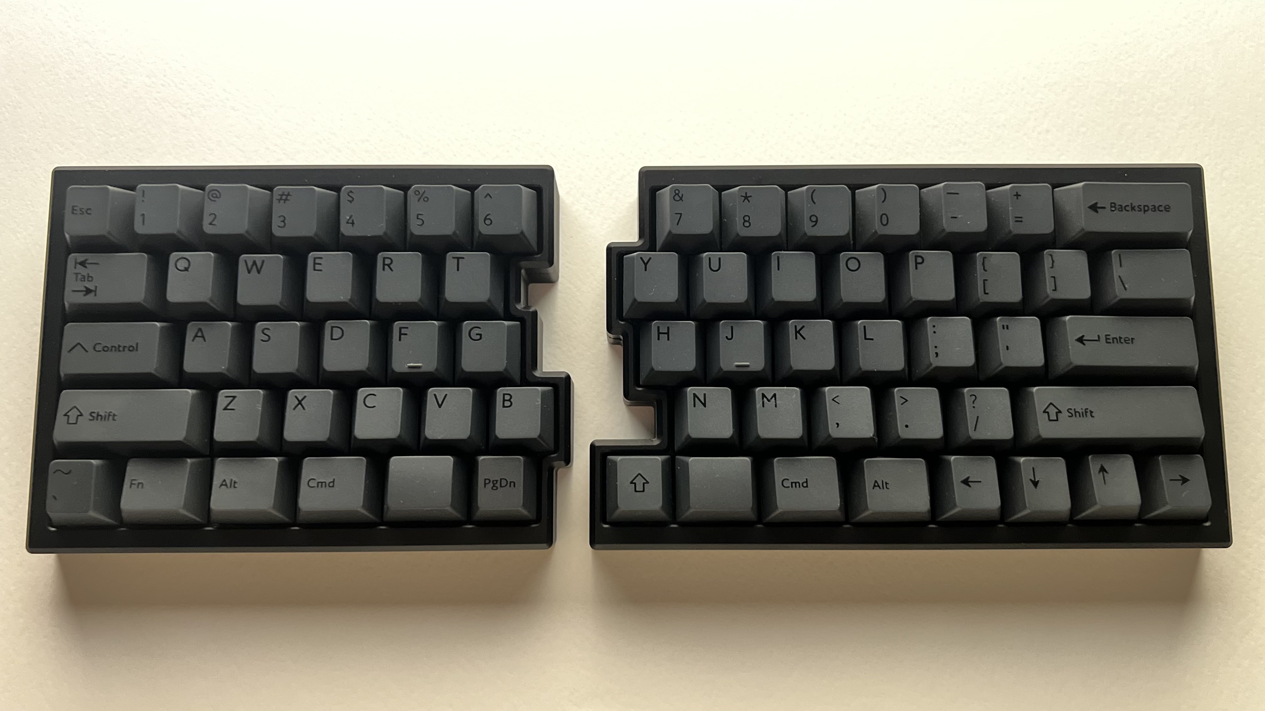 Foliage67という分割キーボードをアルミケースで作った | hama.day