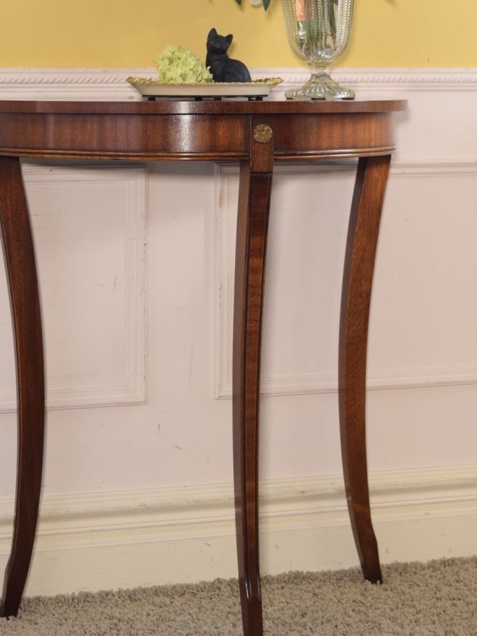 イギリスから届いたアンティークのコンソールテーブル、マホガニー材の
