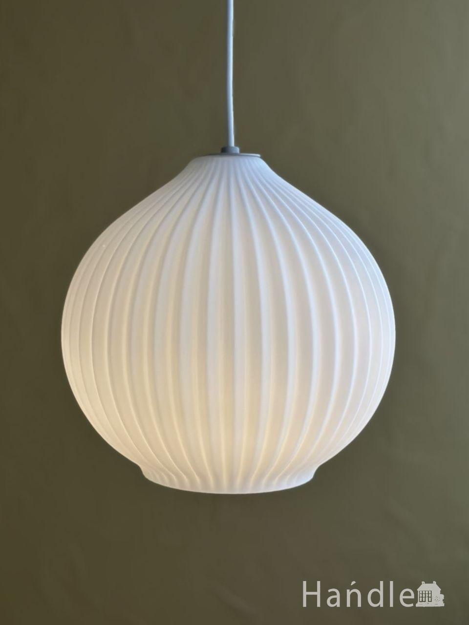 アップルグリーンのフリルガラスのペンダントライト（コード