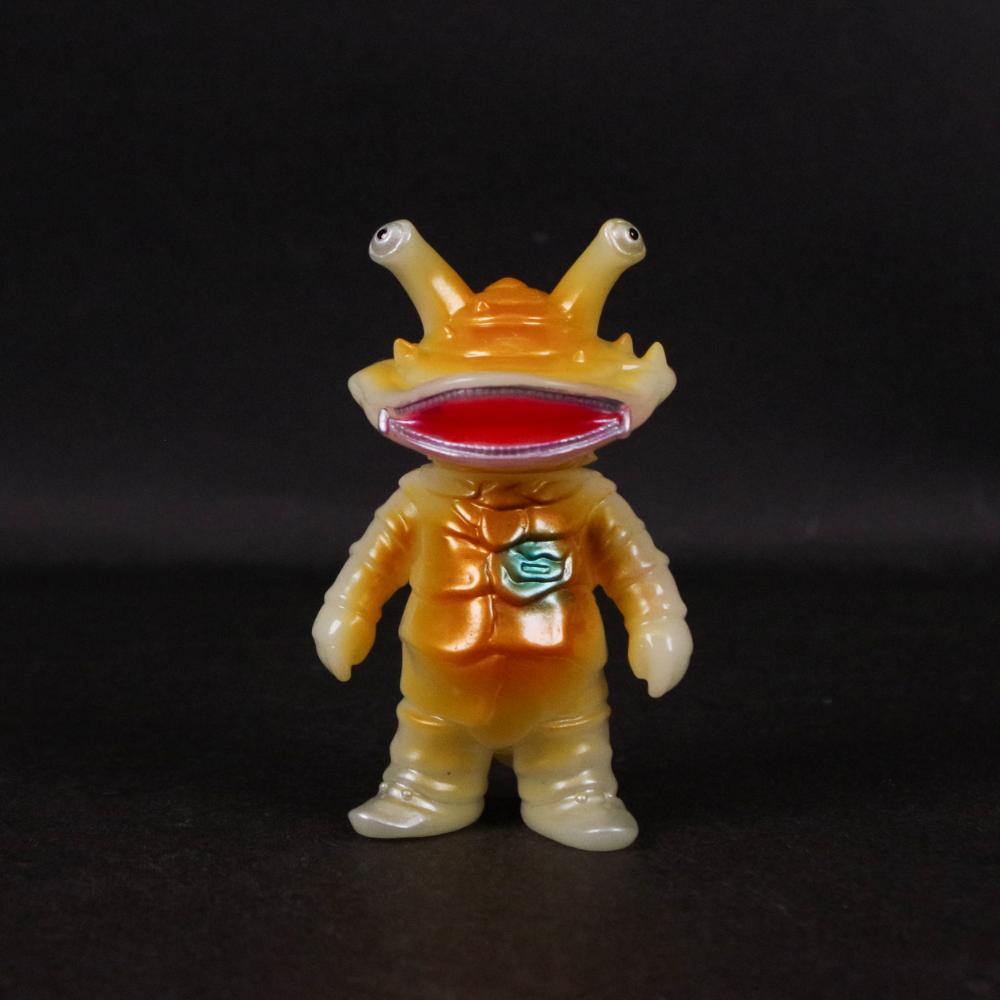 3月15日(土)より販売開始】【ブルマァク】ちびカネゴン(蓄光イエロー