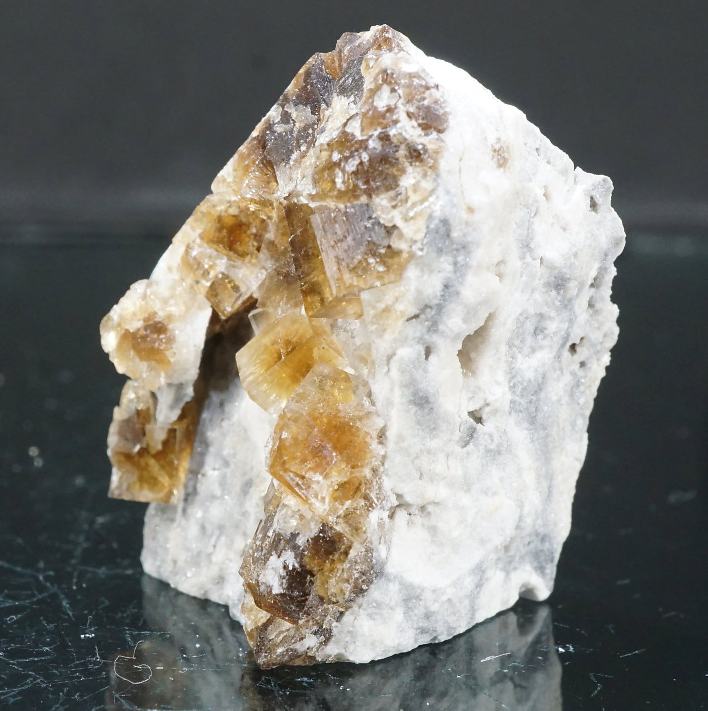 アメリカ・オハイオ州産 フローライト – 天然石ハッピーギフト