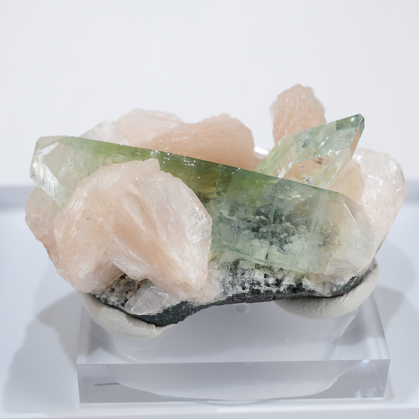 インド産 アポフィライト・スティルバイト – 天然石ハッピーギフト