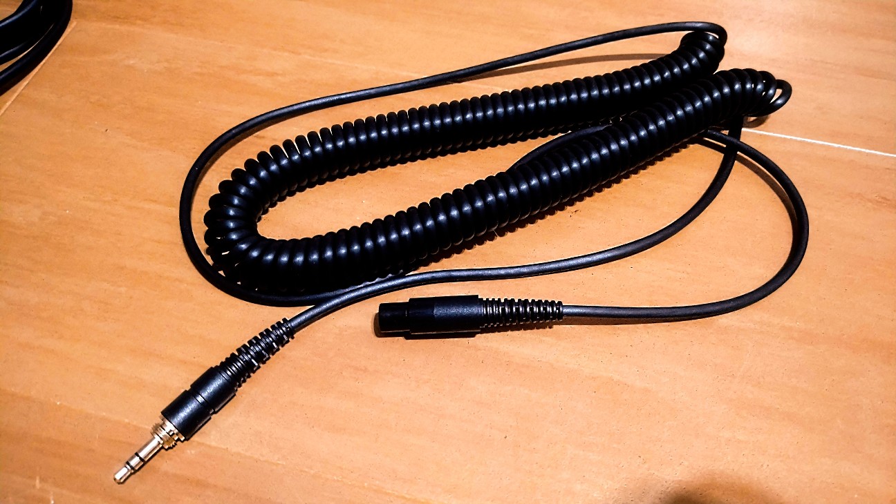 美音ヘッドホン AKG K712 PRO-Y3を買って聴いてみた【音質レビュー・リ