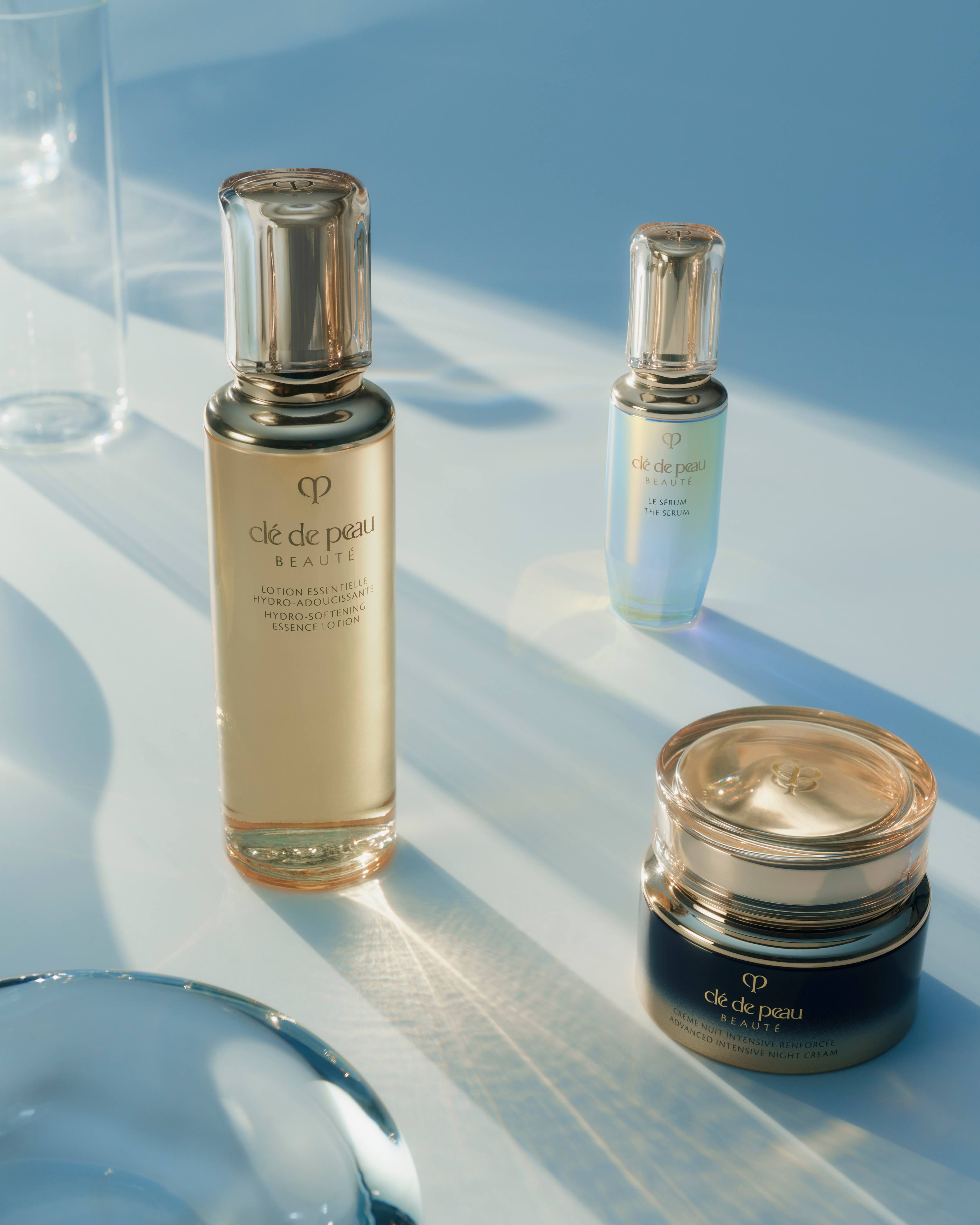 クレ・ド・ポー ボーテの新たなキーラディアンスケアで、大人の肌に