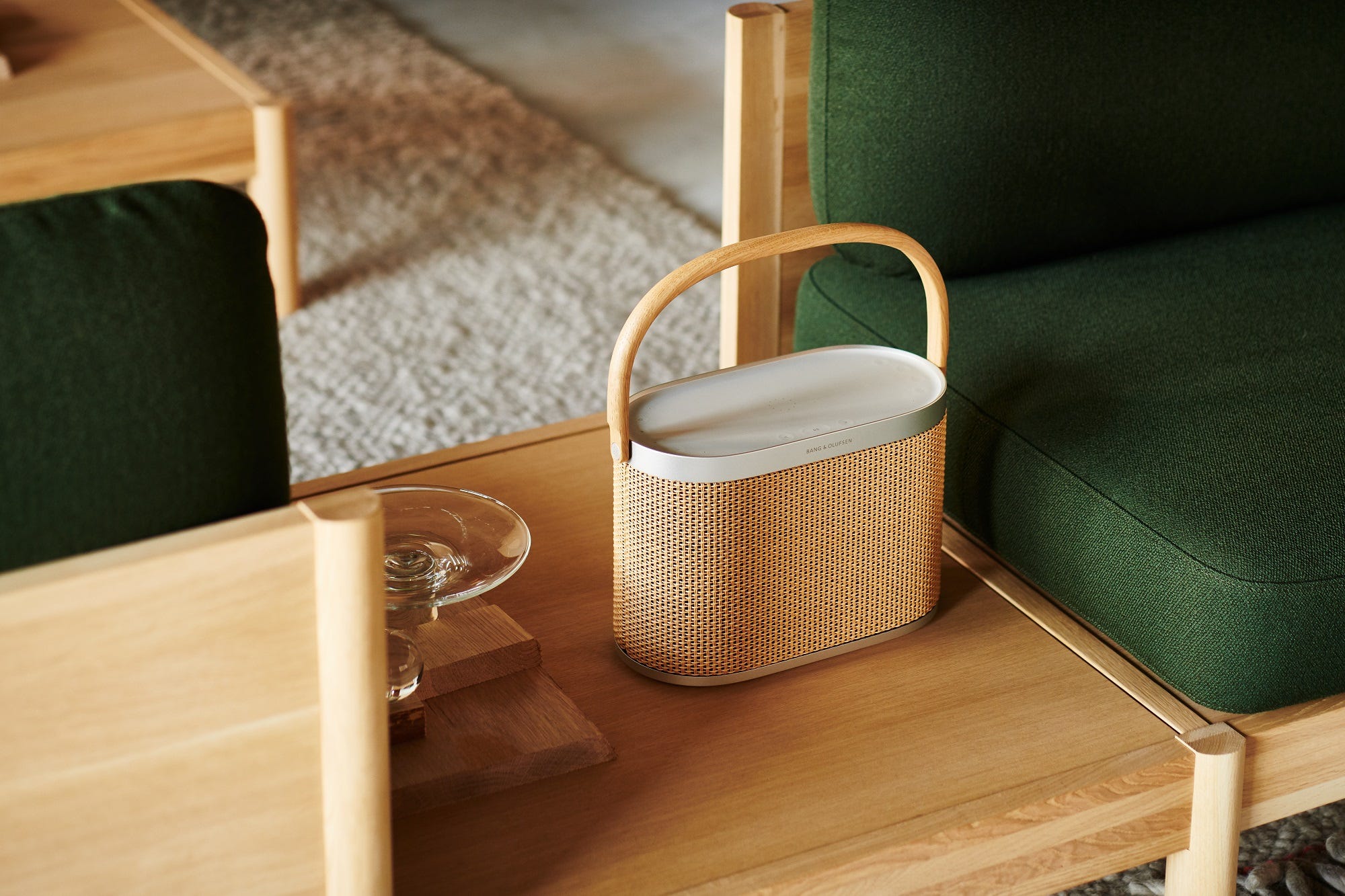 バング＆オルフセンよりガムフラテージとのコラボスピーカー「Beosound