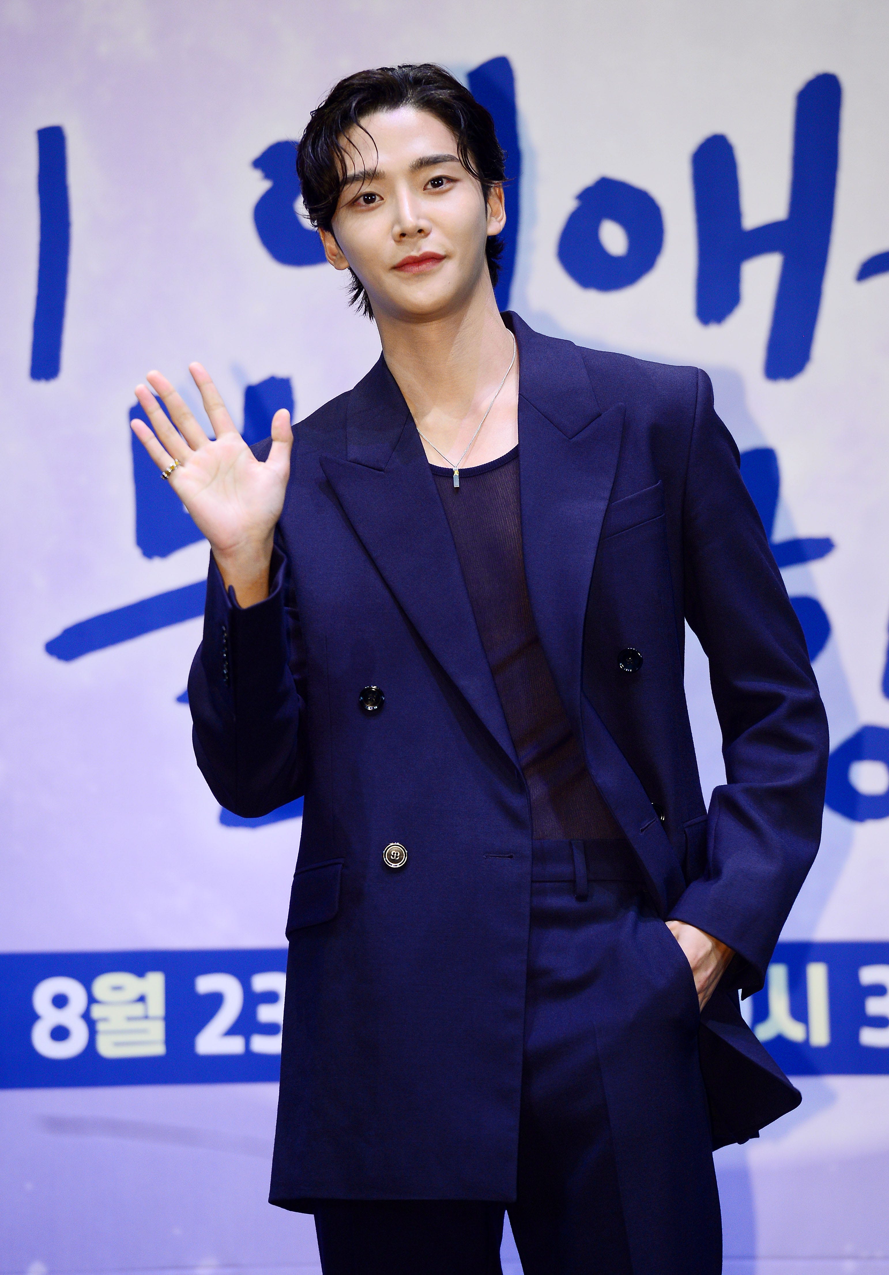 Netflix「この恋は不可抗力」で新たな魅力炸裂！ ロウン（SF9）の歴代