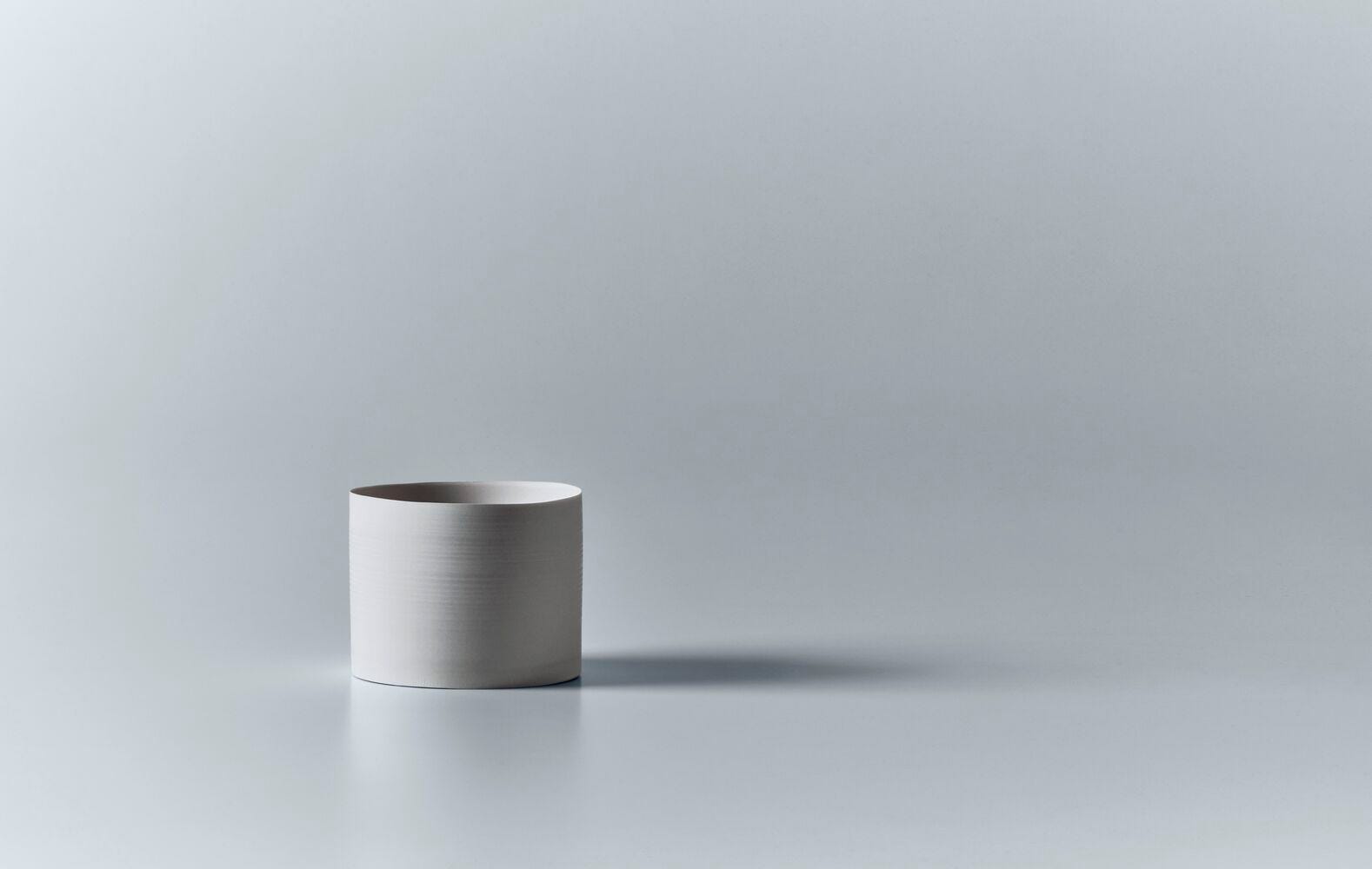 追悼特集】陶芸家・黒田泰蔵、沈黙する「白磁」