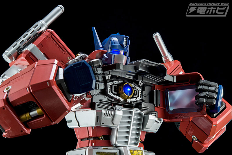 トランスフォーマー』コンボイが全高48センチの超弩級スケールで