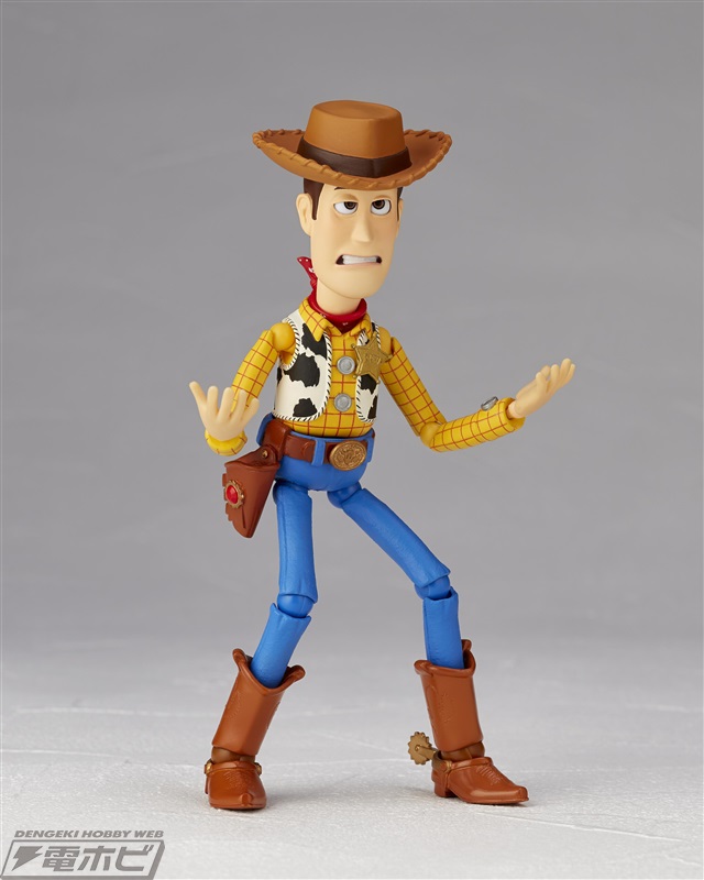 表情豊かな『トイ・ストーリー』ウッディの可動フィギュア