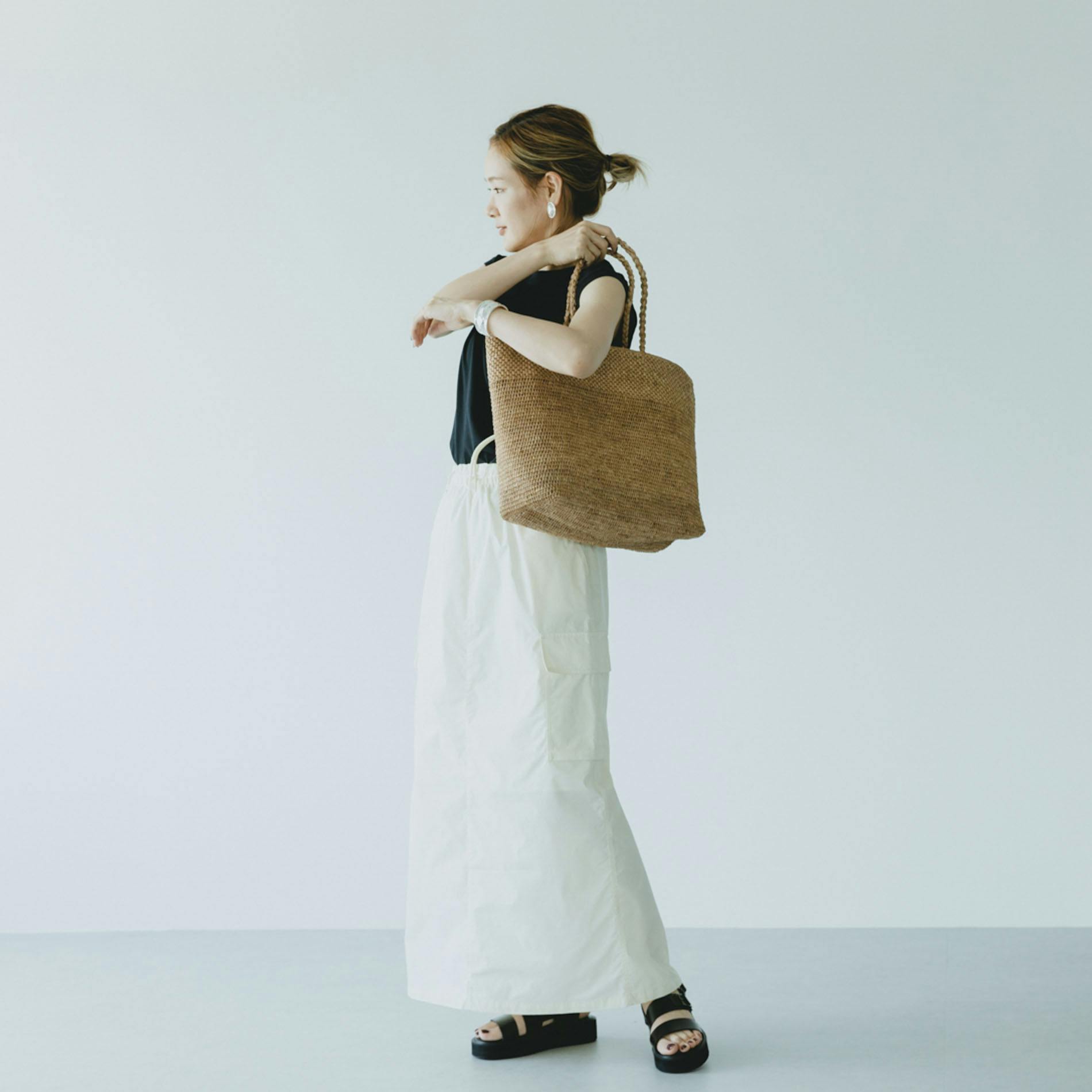 ラフィアのトートバッグ（横長） - 北欧、暮らしの道具店