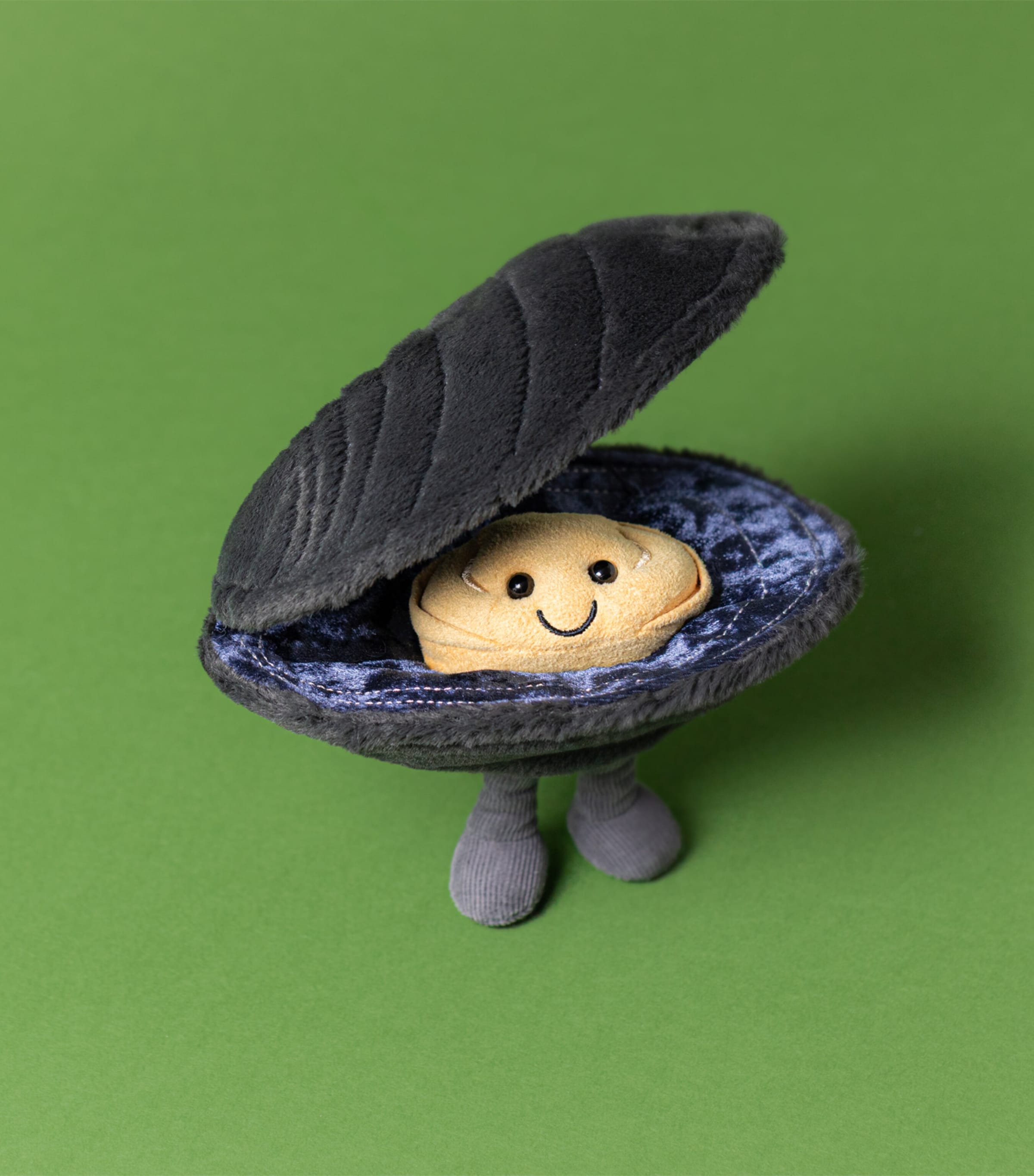 Jellycat Amuseables Michelle Mussel (17cm) | Harrods UK
