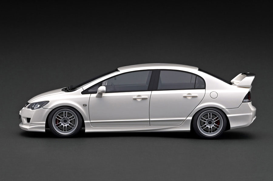 IG2833 1/18 Honda CIVIC (FD2) TYPE R White With Engine | LINE UP