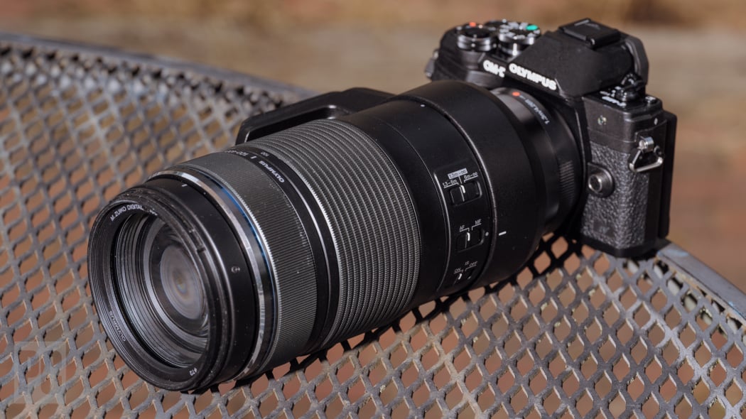 Olympus M.Zuiko ED 100-400mm F5.0-6.3 IS Review | PCMag