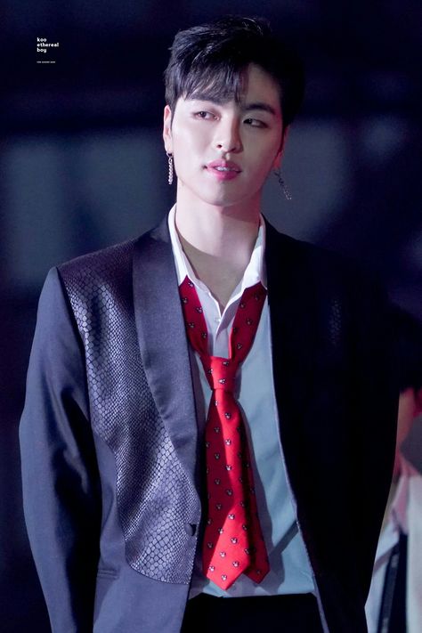 350 件の「iKON ジュネ JUNE」や「ikonジュネ」のアイデアを見つけま