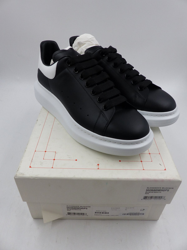 ALEXANDER MCQUEEN OVERSIZED LEATHER SNEAKERS BLCK/WHTE MENS SIZE 9