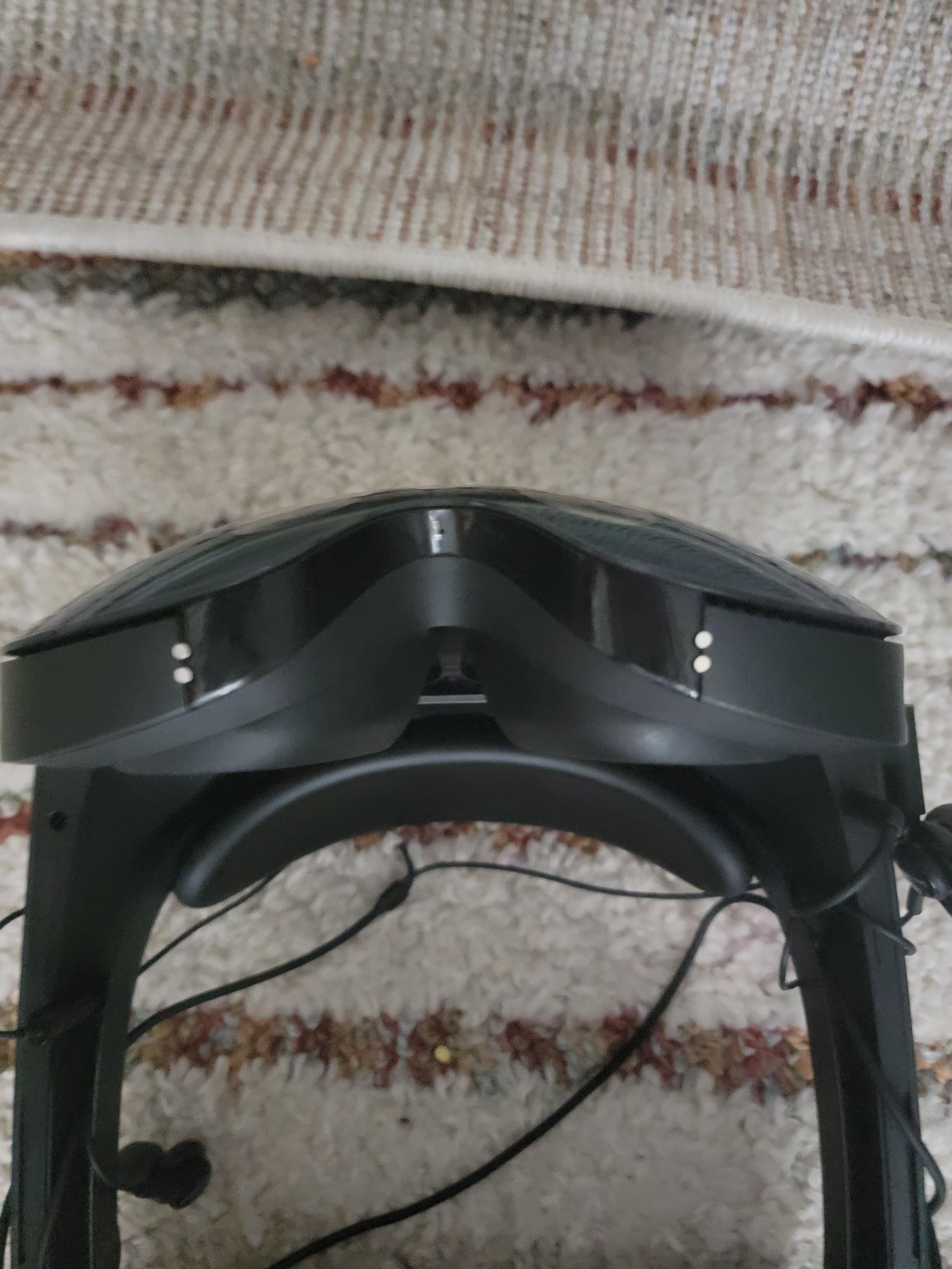 Quest Pro のフェイストラッキングが全然動かないんだけど。何やっても