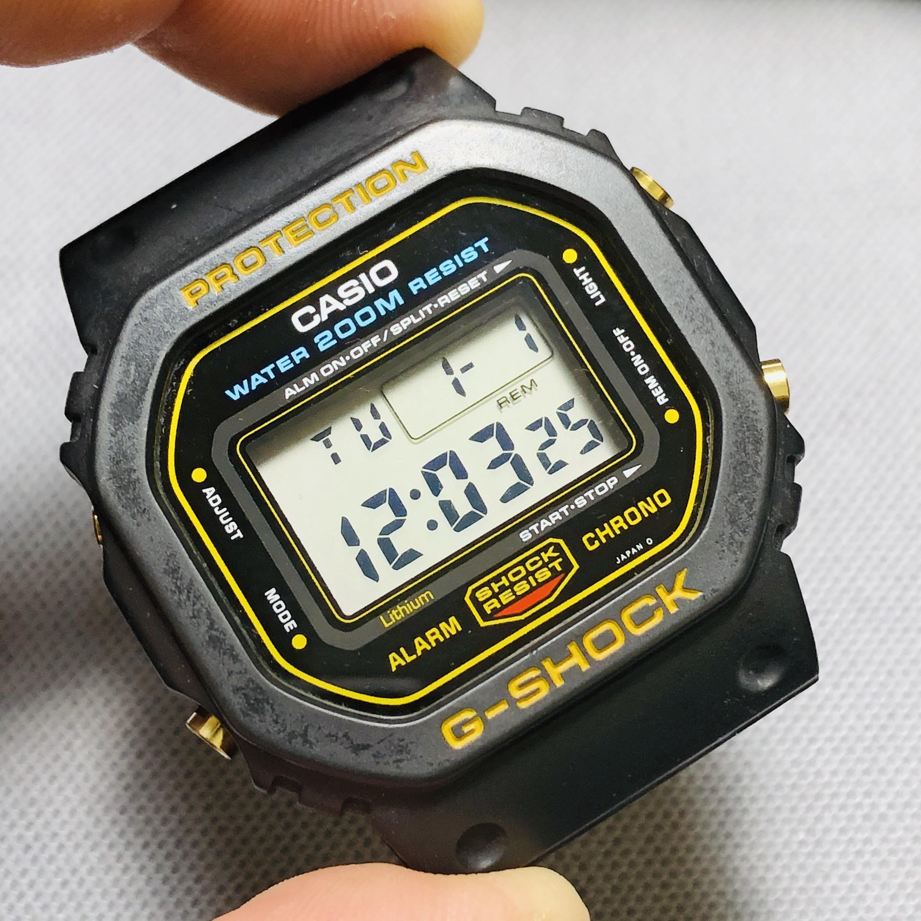G-Shock DW-5600C-9V。オリジナルのベゼルを見つけるのはほぼ不可能だ