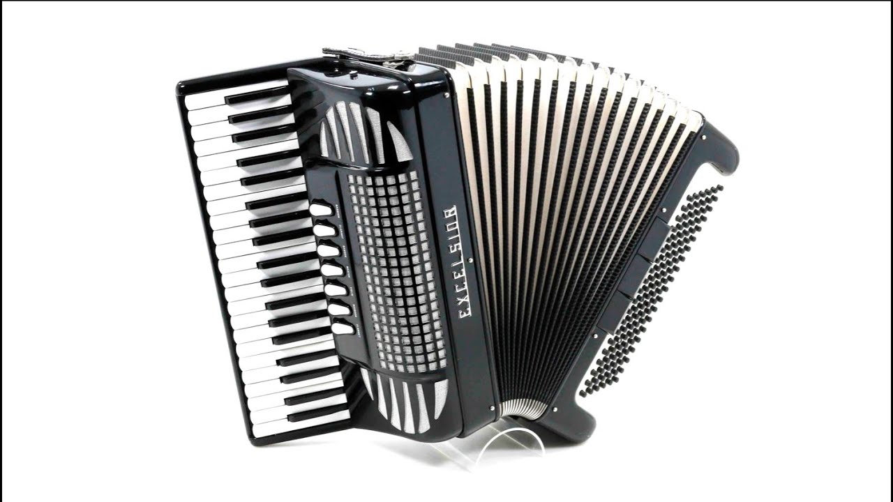 Certified Pre-owned Accordion: Excelsior model 308 17 1/8