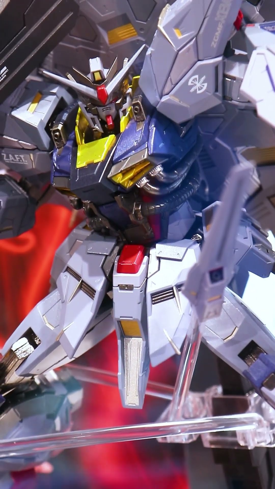 METAL BUILD プロヴィデンスガンダム CLIMAX BATTLE Ver. 展示 - YouTube
