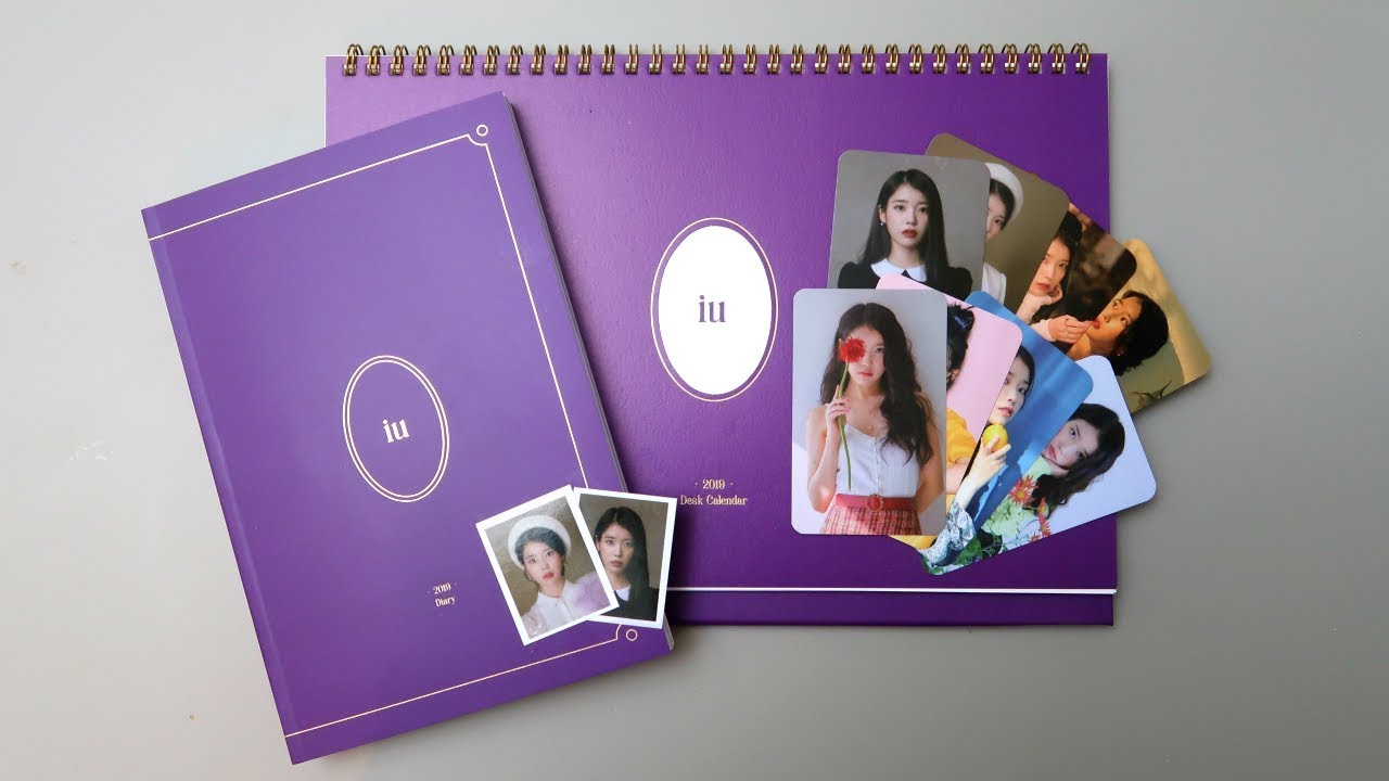 아이유 (IU) 2019 Season's Greetings Calendar Unboxing - YouTube