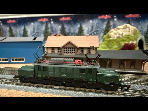 Marklin 81221 Cl 194 Crocodile 🐊 E-Locomotive Test Run at z.scale