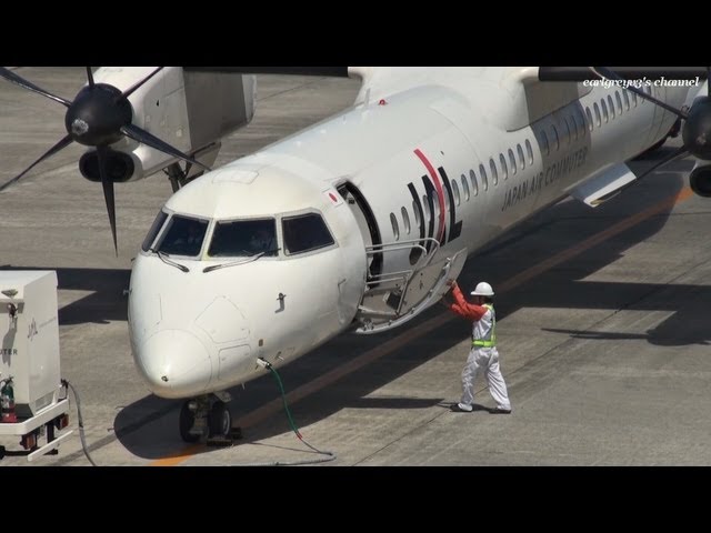 奄美空港 Japan Air Commuter (JAC) Bombardier DHC-8-Q400 JA844C