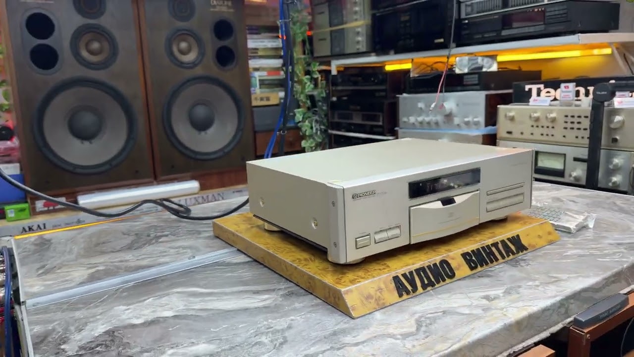 Pioneer Compact Disc Player PD-T06 - YouTube
