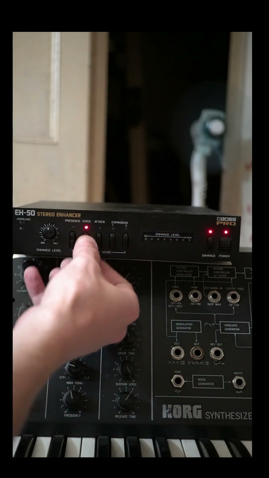 Boss EH-50 Stereo Enhancer - YouTube