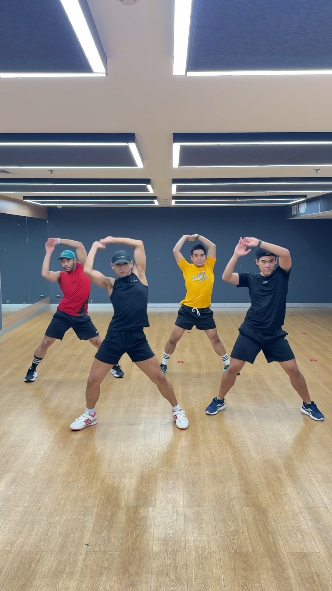 Bodyjam 108 -Block 2 #bodyjam #lesmills - YouTube