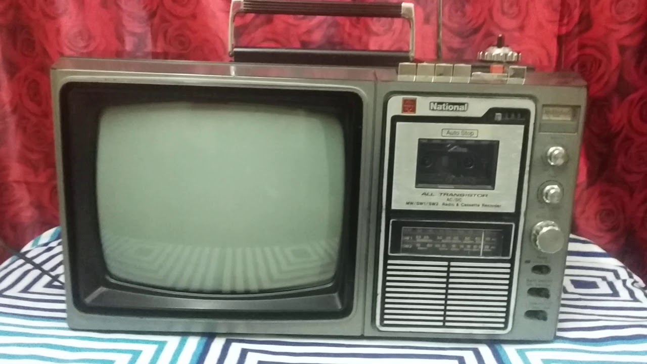 National TR-200 tv antique tv made in Japan - YouTube