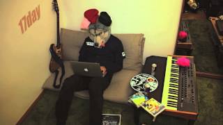 新商品】ニット帽CM -DJサンタモニカの生活- - YouTube