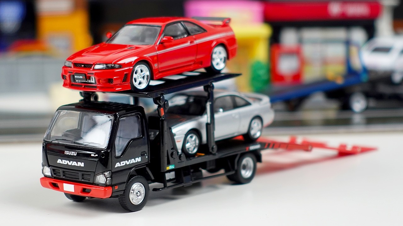 車2台を運べる積載車！トミカリミテッドヴィンテージNEO いすゞエルフ