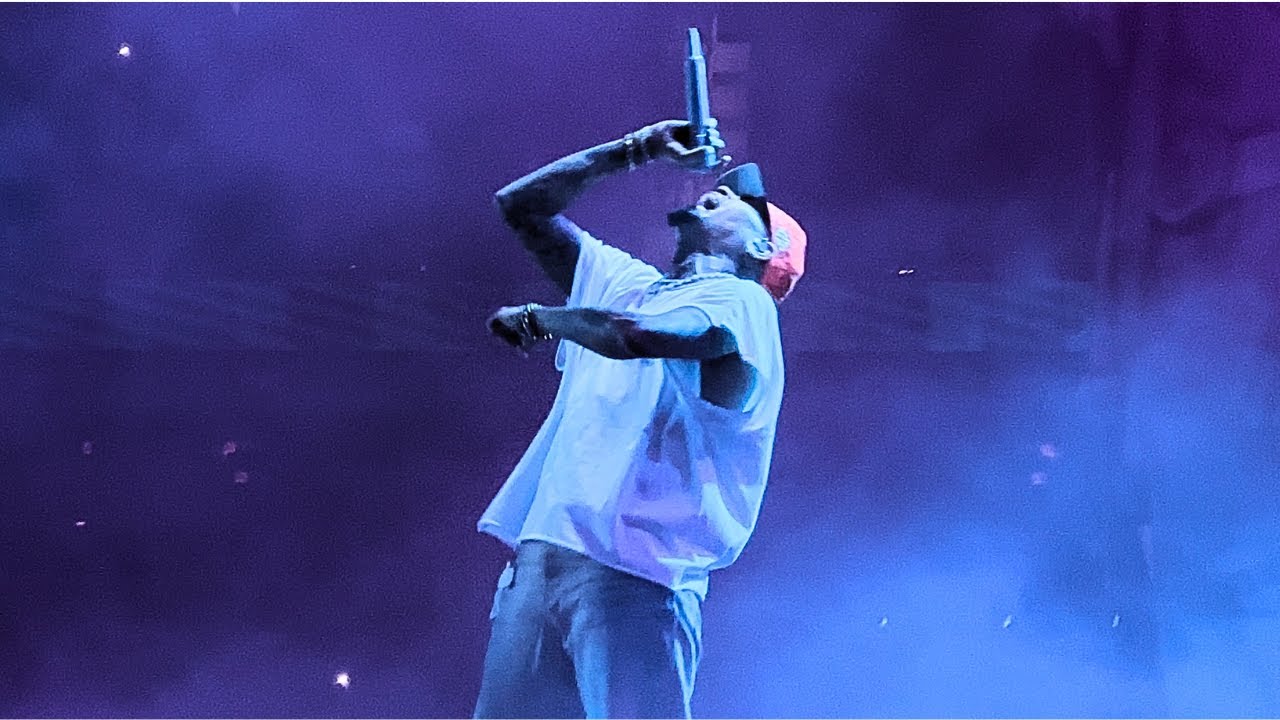 4K] Chris Brown - Yeah 3x & Turn Up The Music (Live in Los Angeles