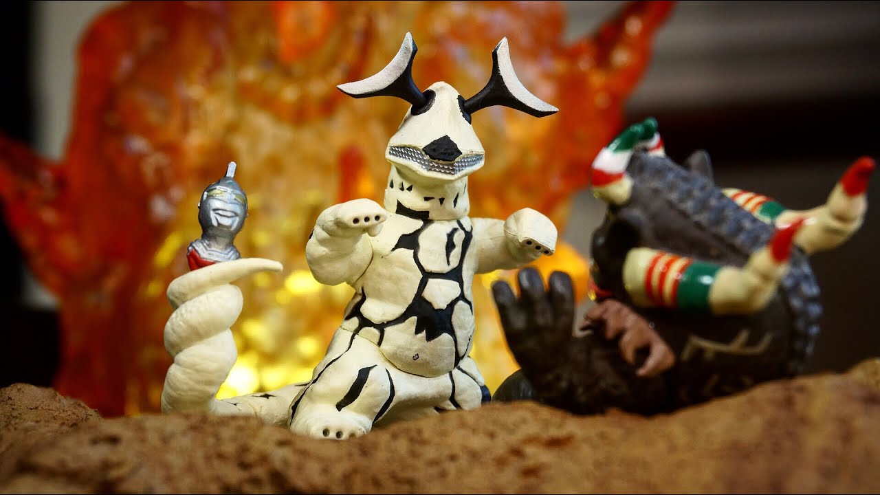 10年前のウルトラマンのジオラマトイ】「 じおらまっくす」を開けて