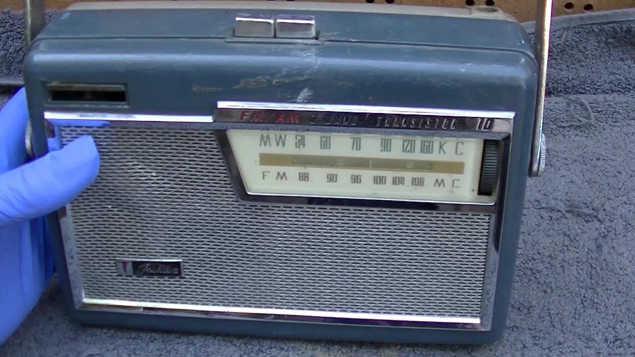 1961 Japan Toshiba AM FM Transistor Radio 10TL 429F Restore - YouTube