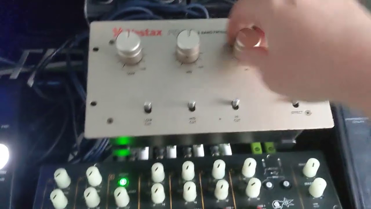 Vestax FDG-1 test with Xone:96 master insert. - YouTube