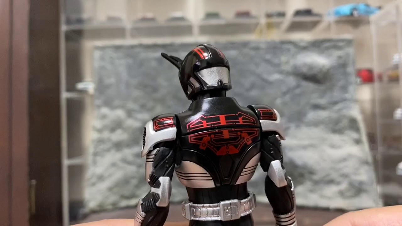 S.H.Figuarts！】仮面ライダーダークカブト！ - YouTube
