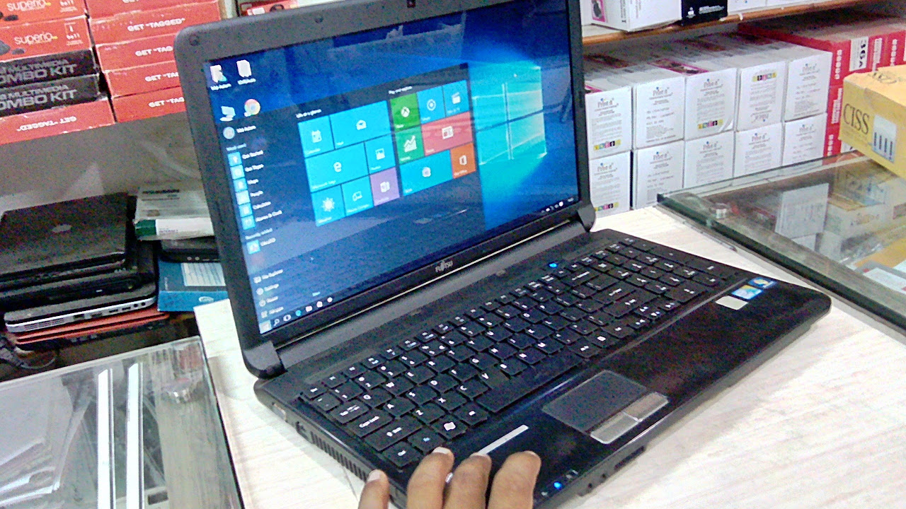 Fujitsu Lifebook AH530 Core i3 Laptop Review & Hands On - YouTube