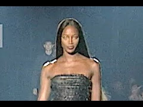 VERSACE Fall 1999 2000 Menswear - Fashion Channel - YouTube