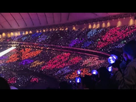 BTS CONCERT TOKYO DOME DAY2 ARMY BOMB - YouTube