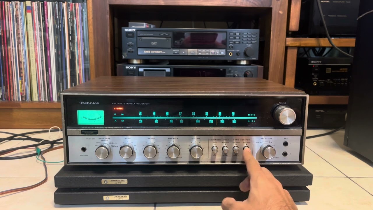 Technics SA-5200 FM/AM stereo receiver - YouTube