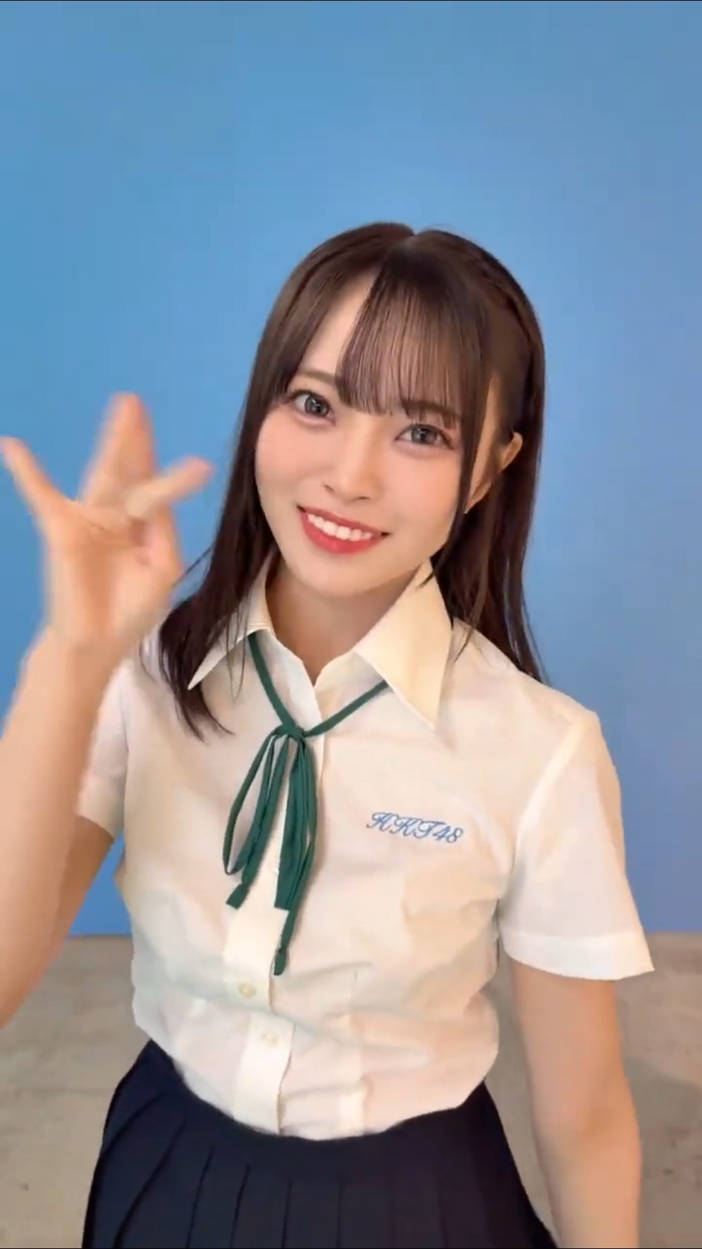 Sakurazaka46『Natsu no Chikamichi』 - YouTube